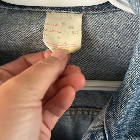 Women's Vintage Leigh Morgan Cropped Stone Wash Jean Jacket - Picture 3 of 4